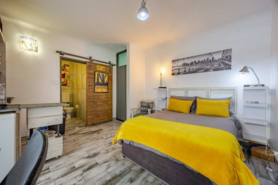 6 Bedroom Property for Sale in Flamingo Vlei Western Cape